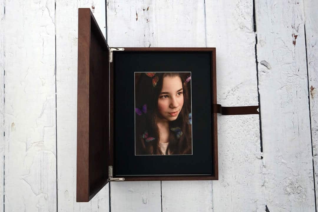 walnut keepsake box.  iris lane photography akron canton green hartville ne ohio